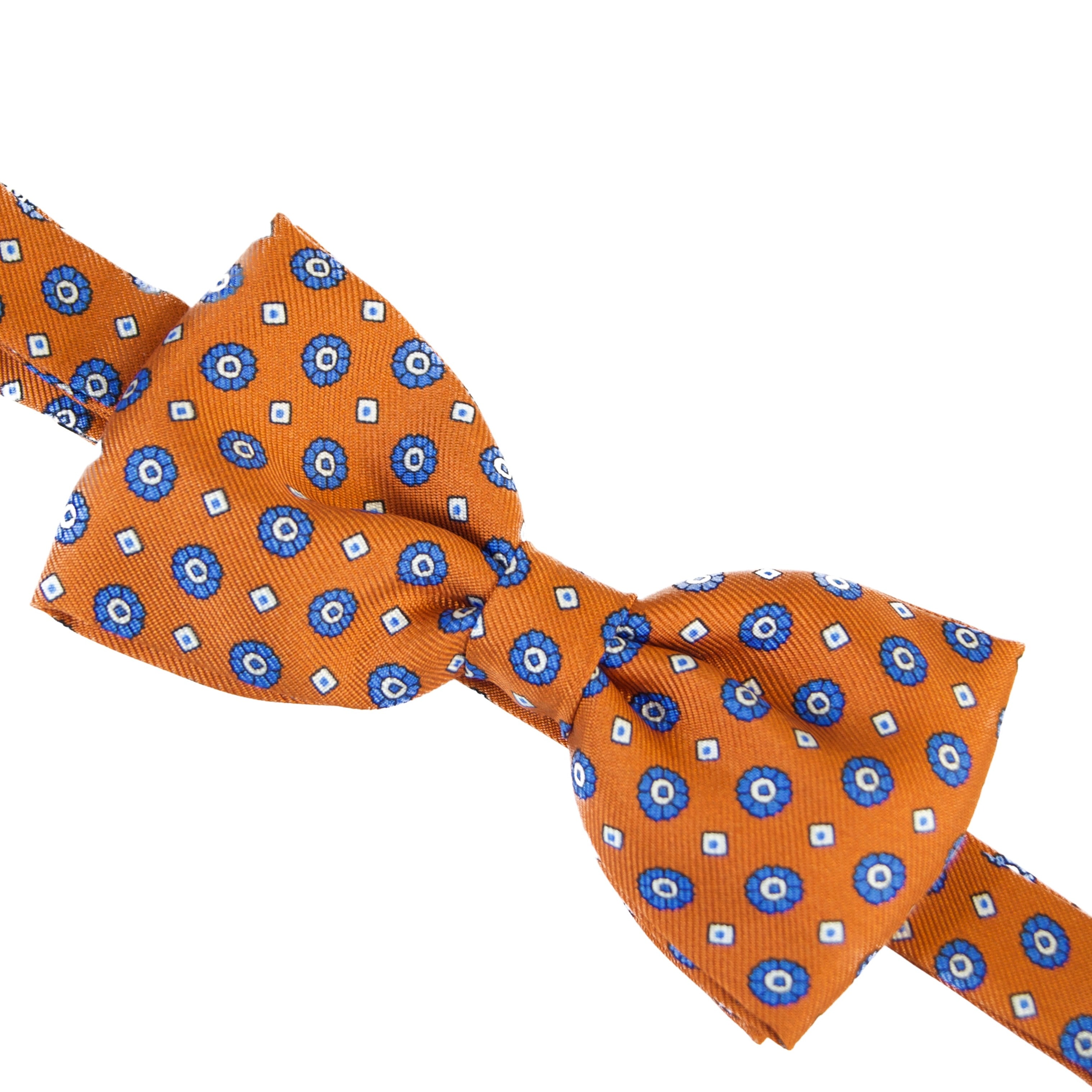 PRE-KNITTED BOWTIE COPPER SILK WITH CLASSIC MEDALLION PATTERN